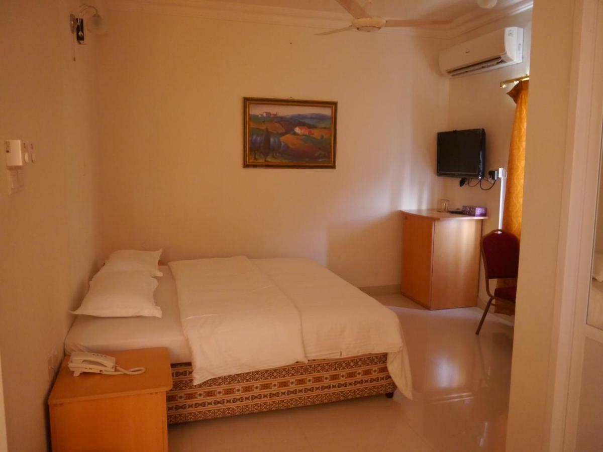 Plaza Hotel Mascate Exterior foto